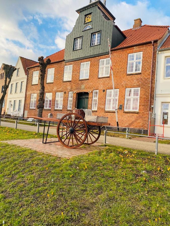 Gasthaus Hafenblick Тённинг Экстерьер фото